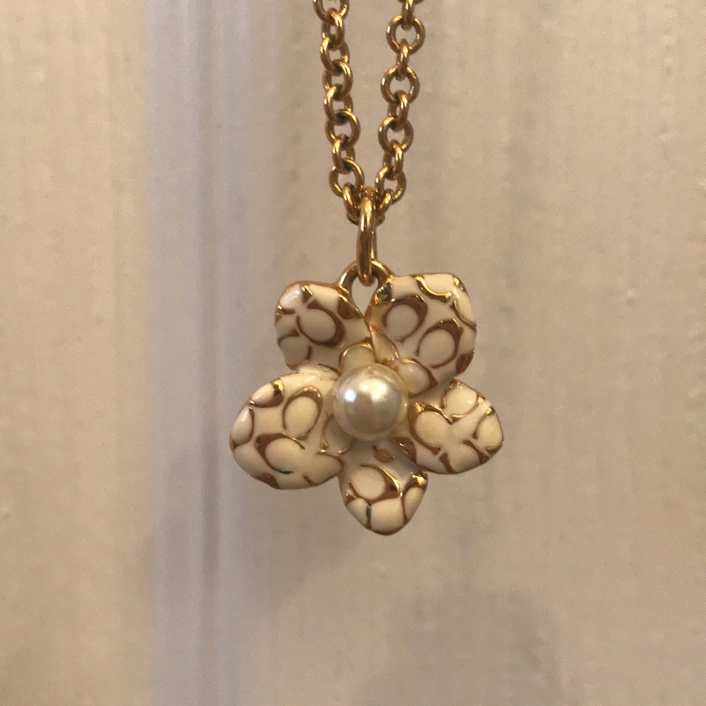 Coach 16 inch pearl and gold necklace